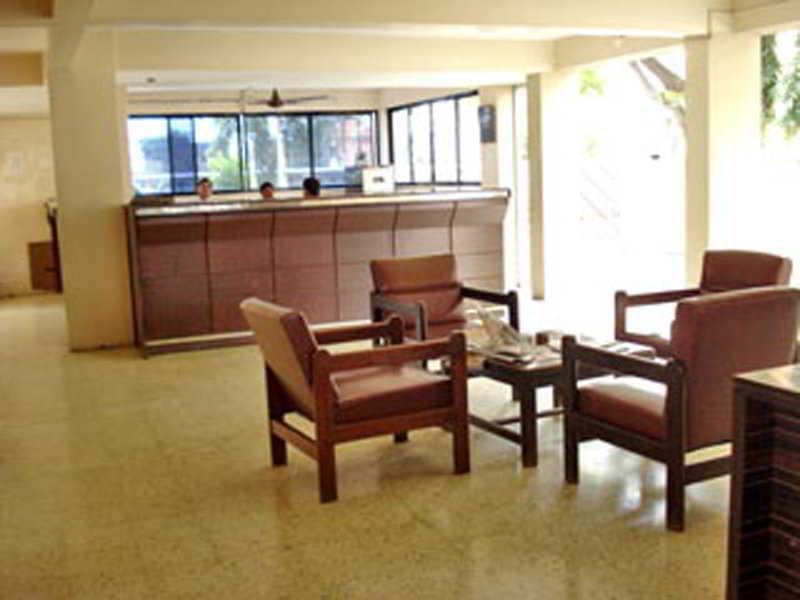 Hotel Meru Pune Exteriör bild